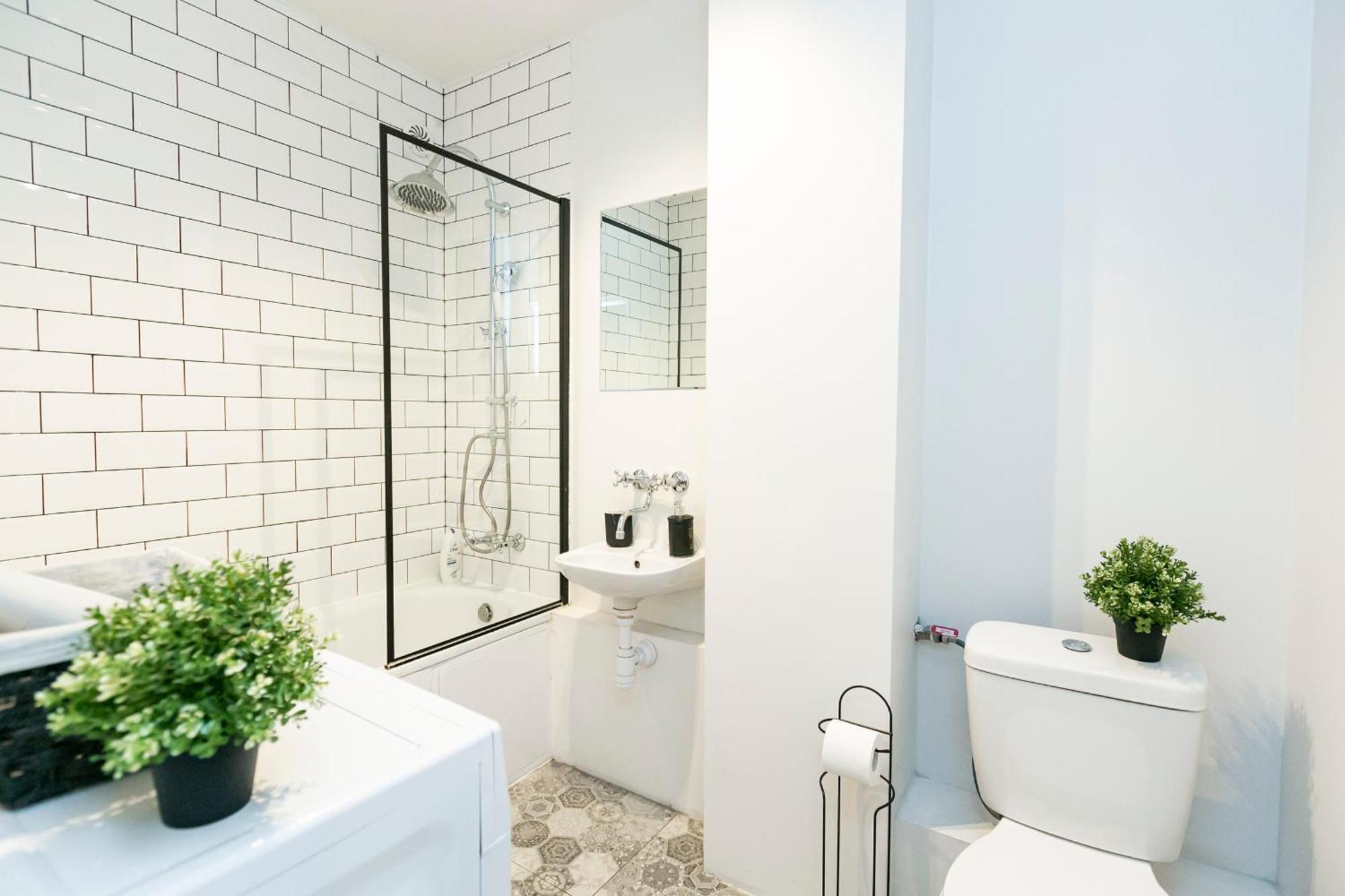 Nowogrodzka 78 - Apartament Dla 4 Osob - 200M Od Szpitala Klinicznego Na Lindleya - 1Km Do Dworca Centralnego - Wifi - Smart Tv 45 Cali 华沙 外观 照片