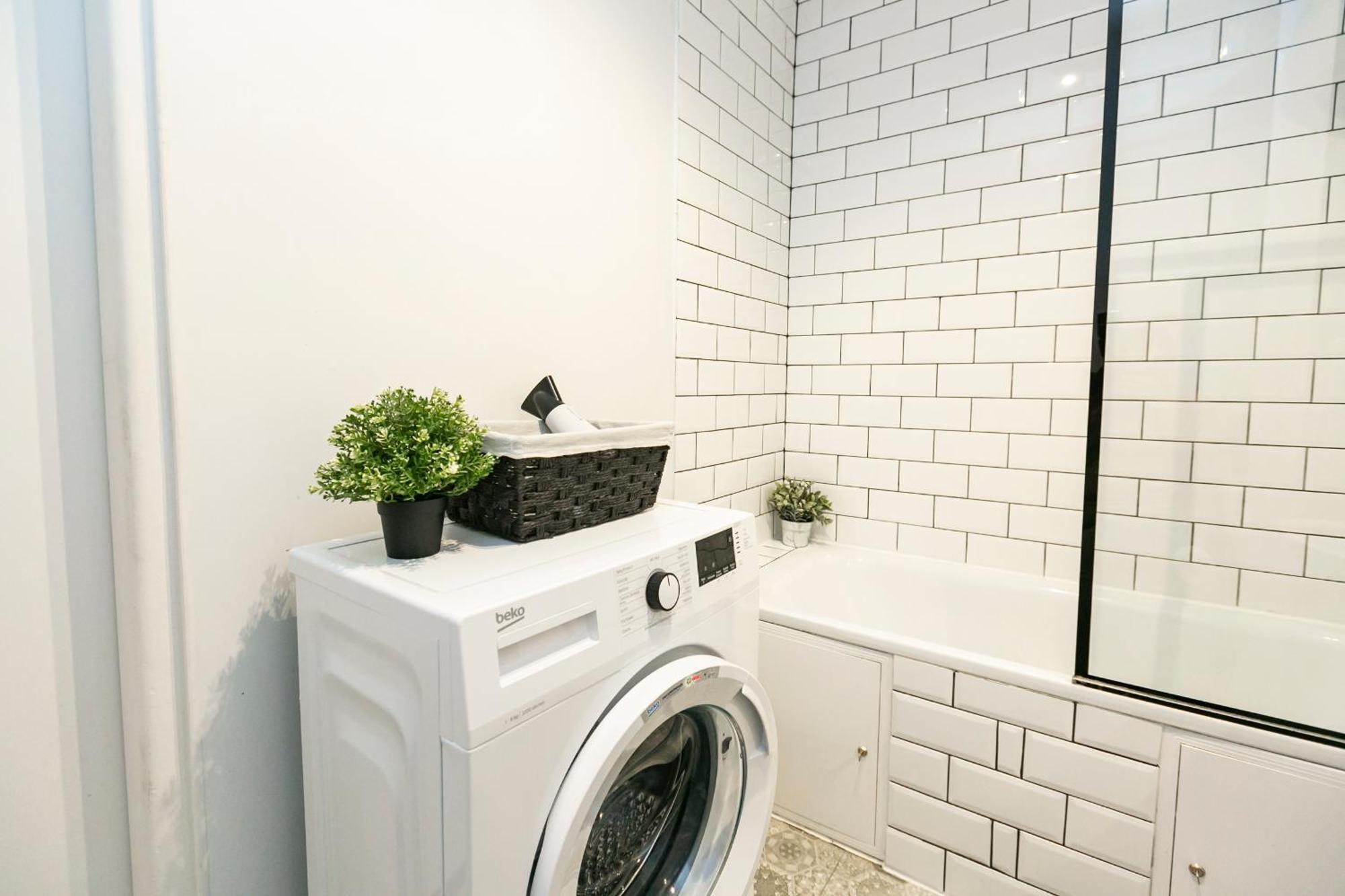 Nowogrodzka 78 - Apartament Dla 4 Osob - 200M Od Szpitala Klinicznego Na Lindleya - 1Km Do Dworca Centralnego - Wifi - Smart Tv 45 Cali 华沙 外观 照片